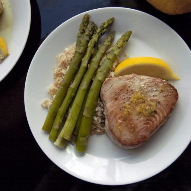 Fresh Tuna and Greens Foods Lower Cholesterol